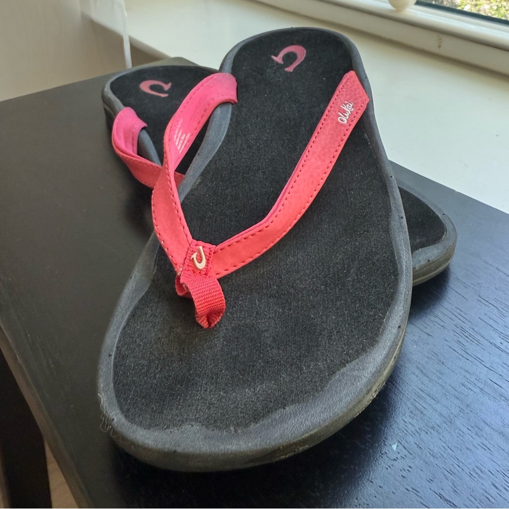 🪸 LIKE NEW! 🪸 OluKai Women's Sandals - Black and Coral